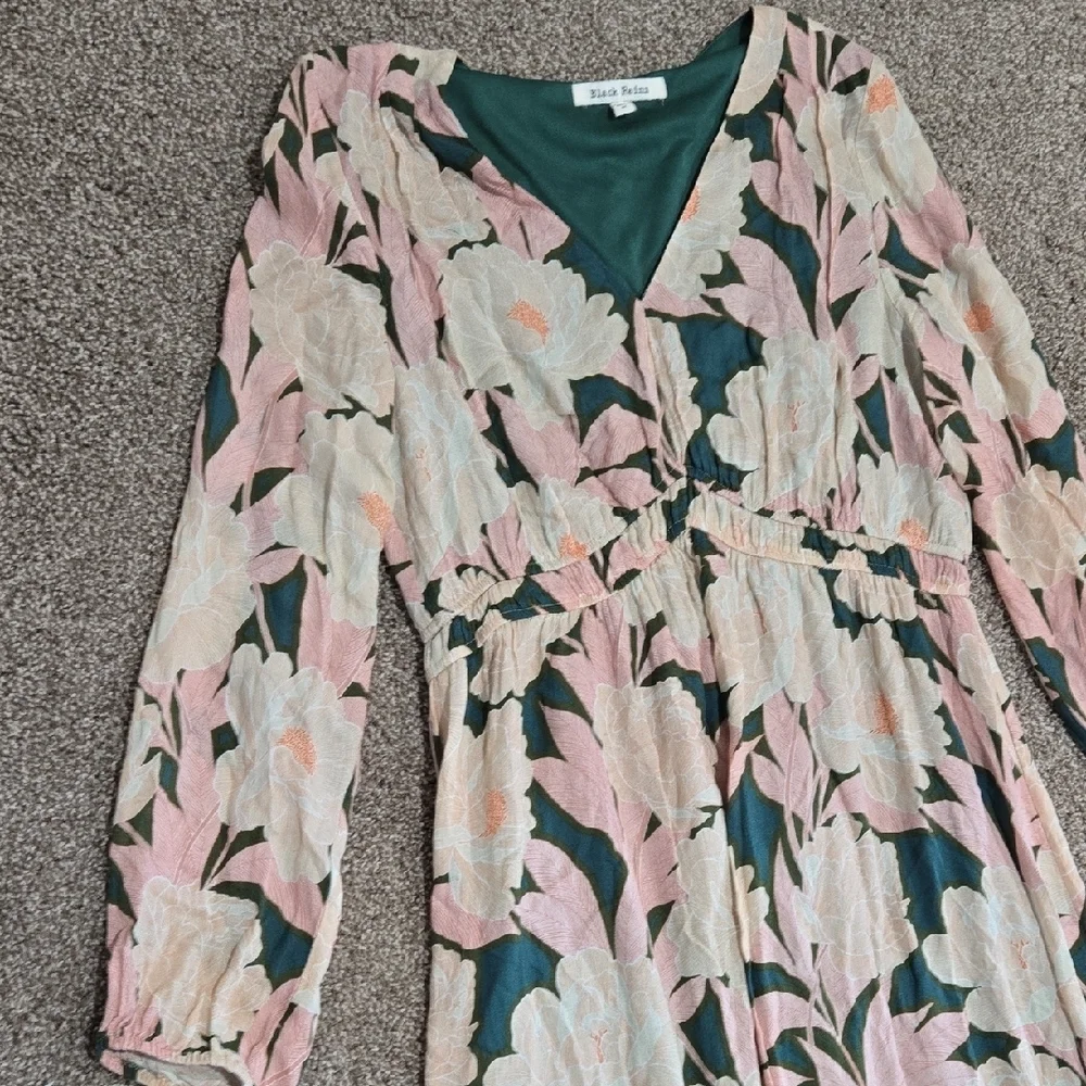 Black Rainn Pastel Floral Long Sleeve Dress - Picture 2 of 5